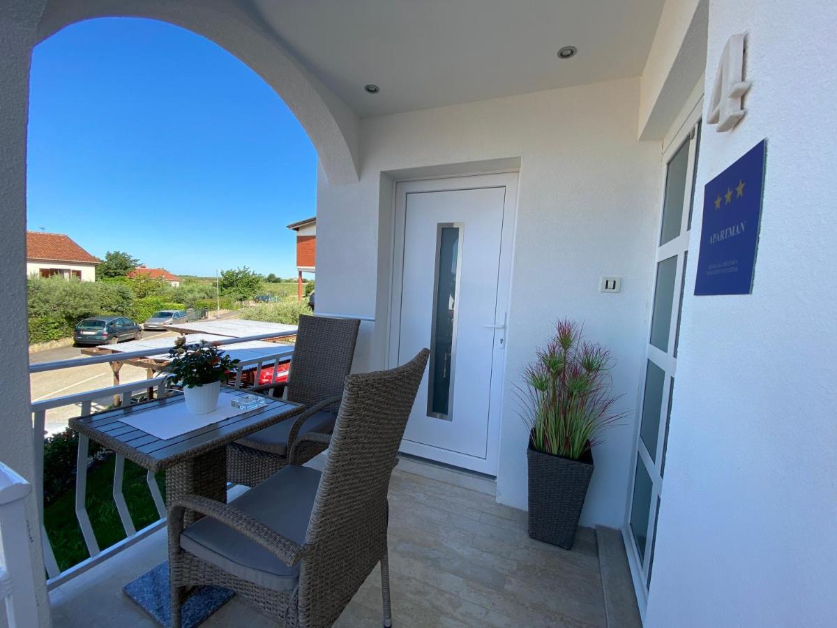 Novigrad Istria Apartments Roberta מראה חיצוני תמונה