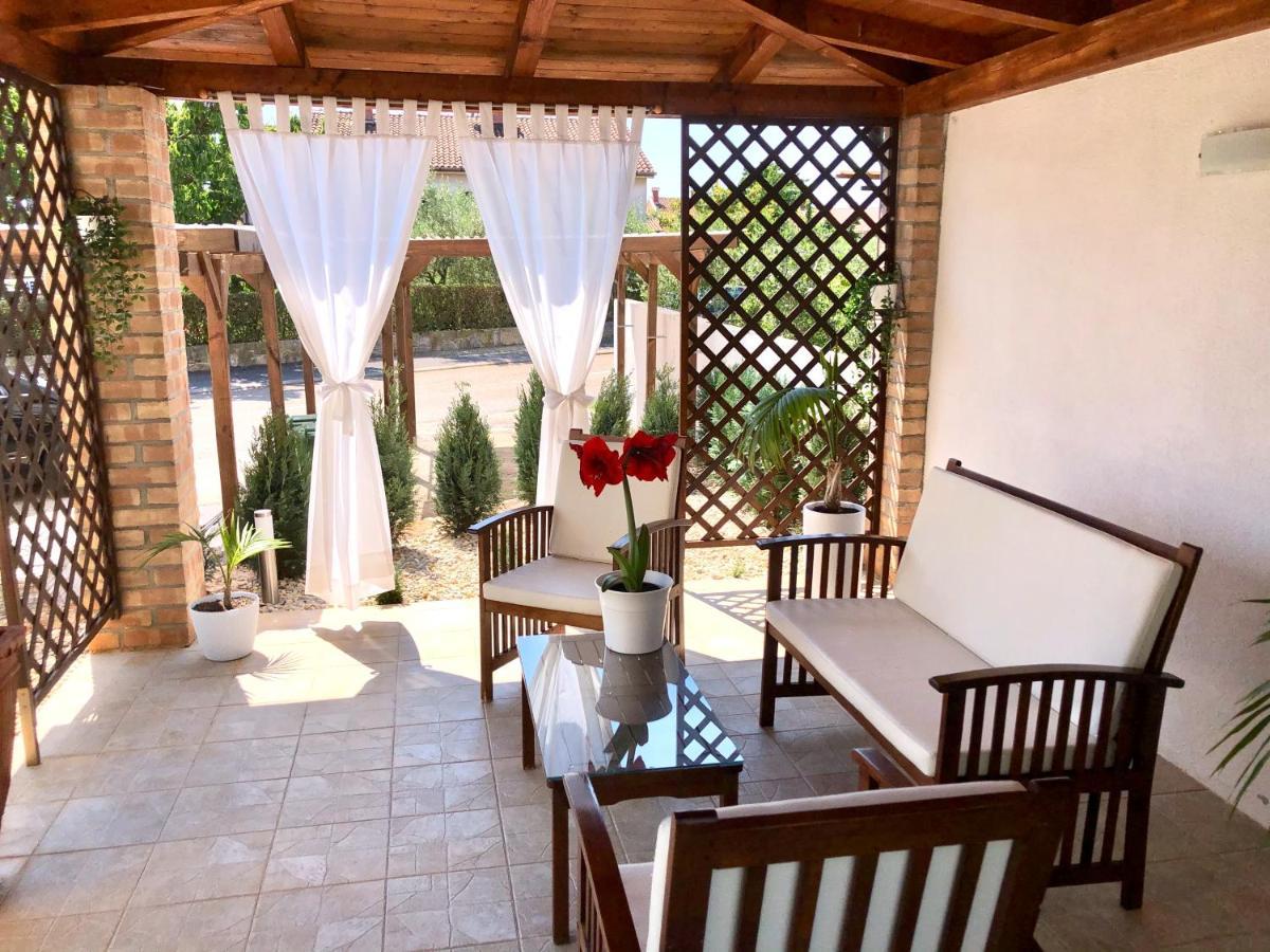 Novigrad Istria Apartments Roberta מראה חיצוני תמונה