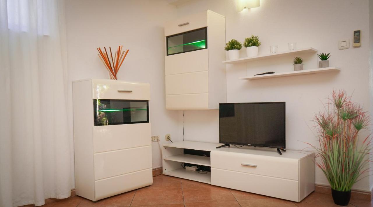 Novigrad Istria Apartments Roberta מראה חיצוני תמונה