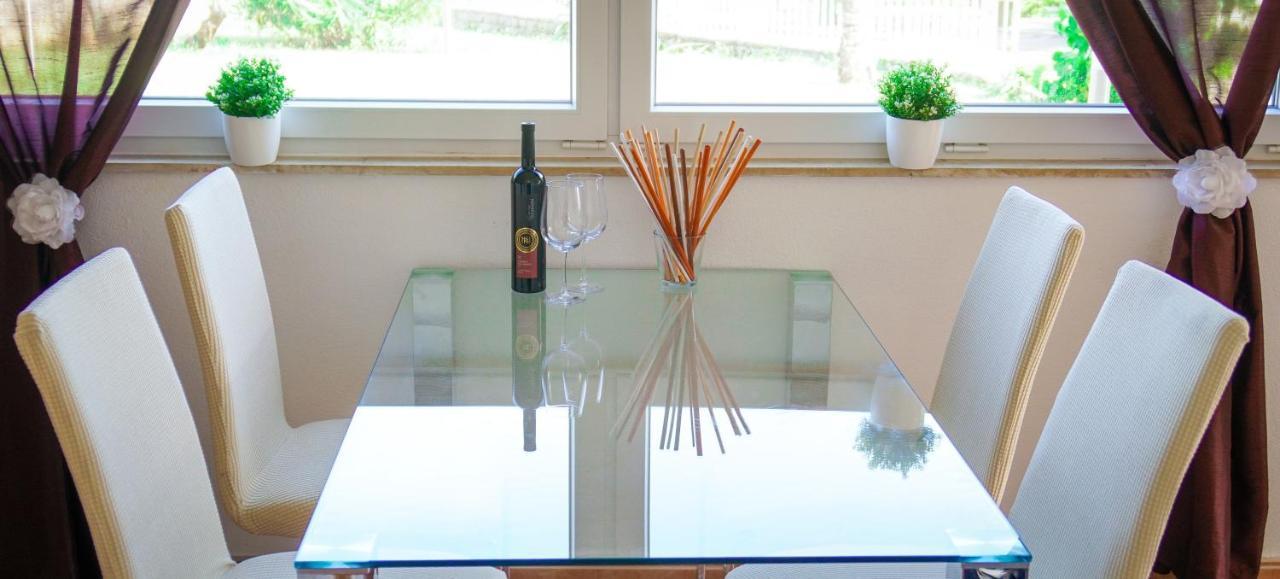 Novigrad Istria Apartments Roberta מראה חיצוני תמונה