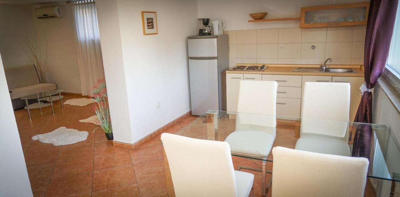 Novigrad Istria Apartments Roberta מראה חיצוני תמונה
