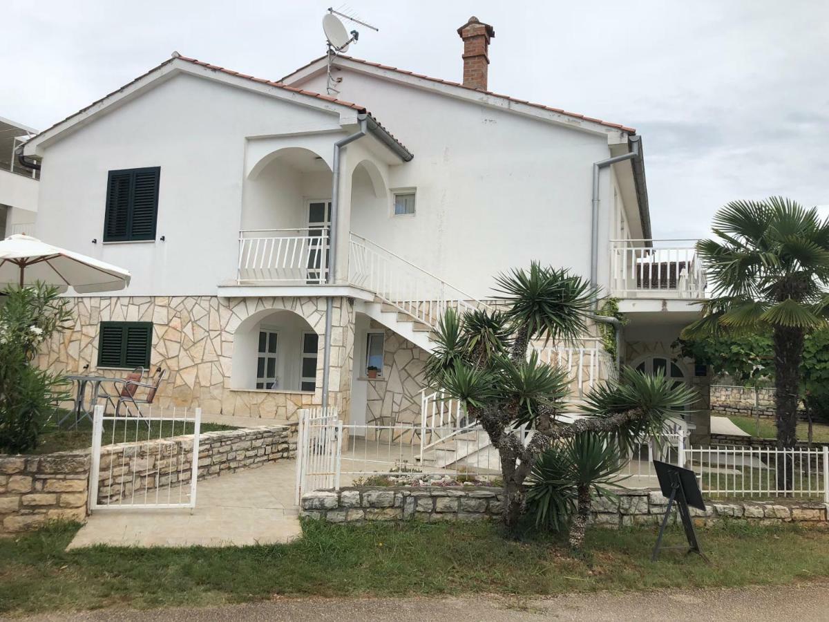 Novigrad Istria Apartments Roberta מראה חיצוני תמונה