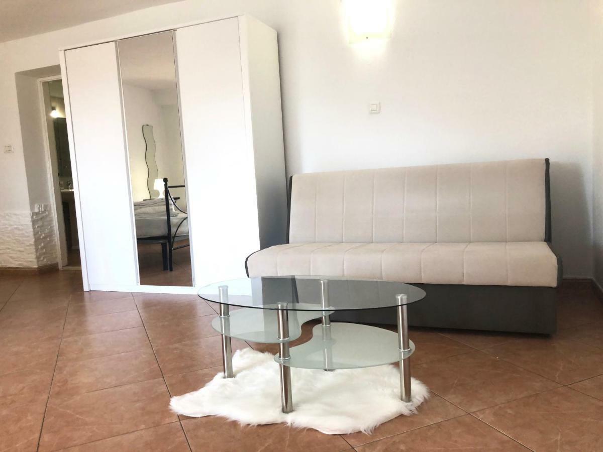 Novigrad Istria Apartments Roberta מראה חיצוני תמונה